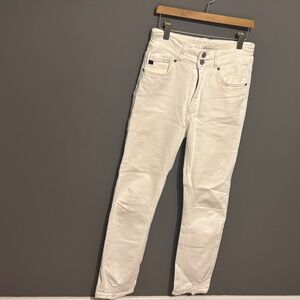 Kan Can White High Rise Slim Straight Jean